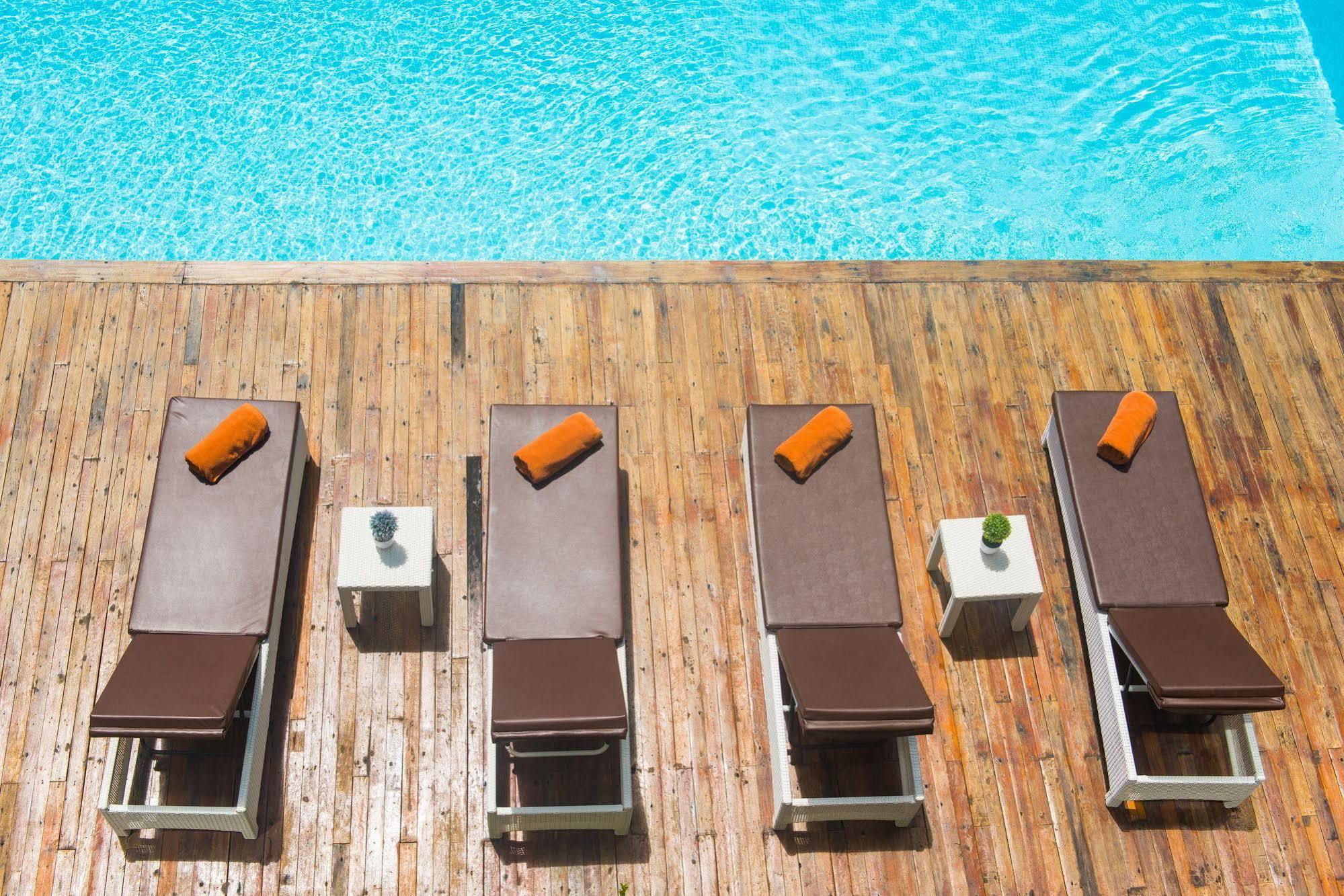 Tetris Hotel Ao Nang Екстериор снимка